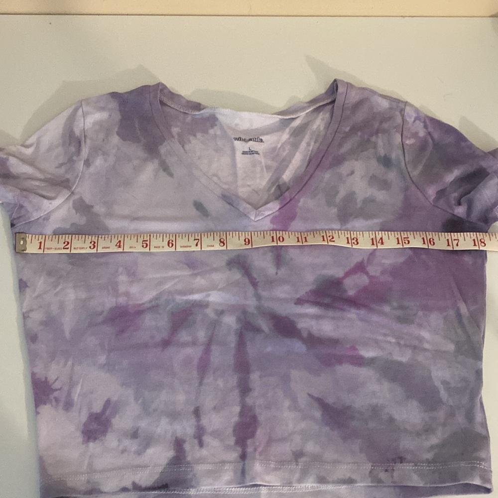 Wild Fable tie dye cropped v neck t shirt white purple faded look size L - Picture 4 of 5